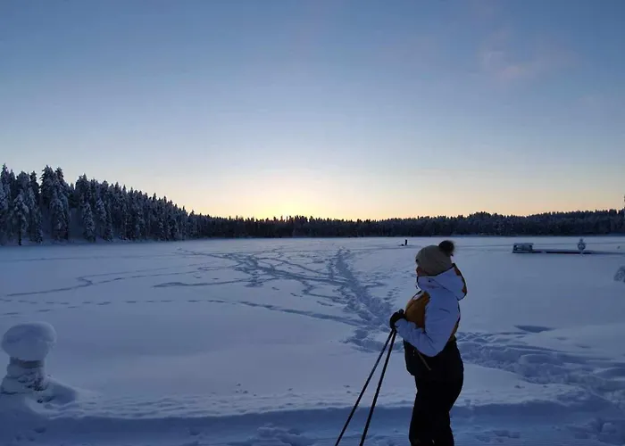 Kelolehto 20 Jaerven Ja Ladun Laehellae בקתה